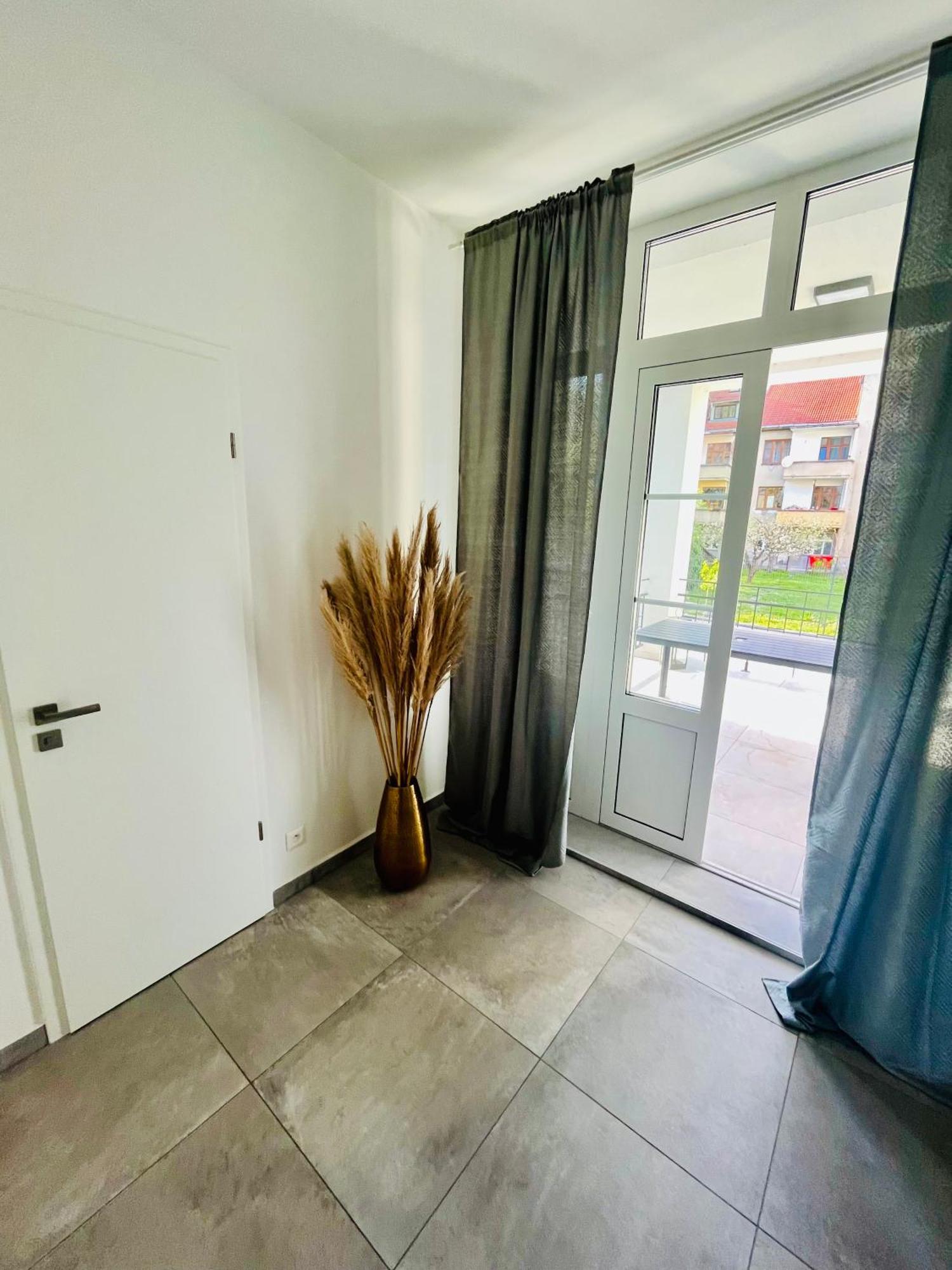 Apartment Riviera Centrum, Private Parking And Smart Check In Banska Bystrica Exterior photo